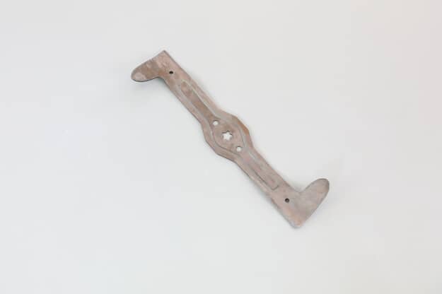 Husqvarna Left Hand 3-in-1 Mower Blade for CRD Decks - 532180583