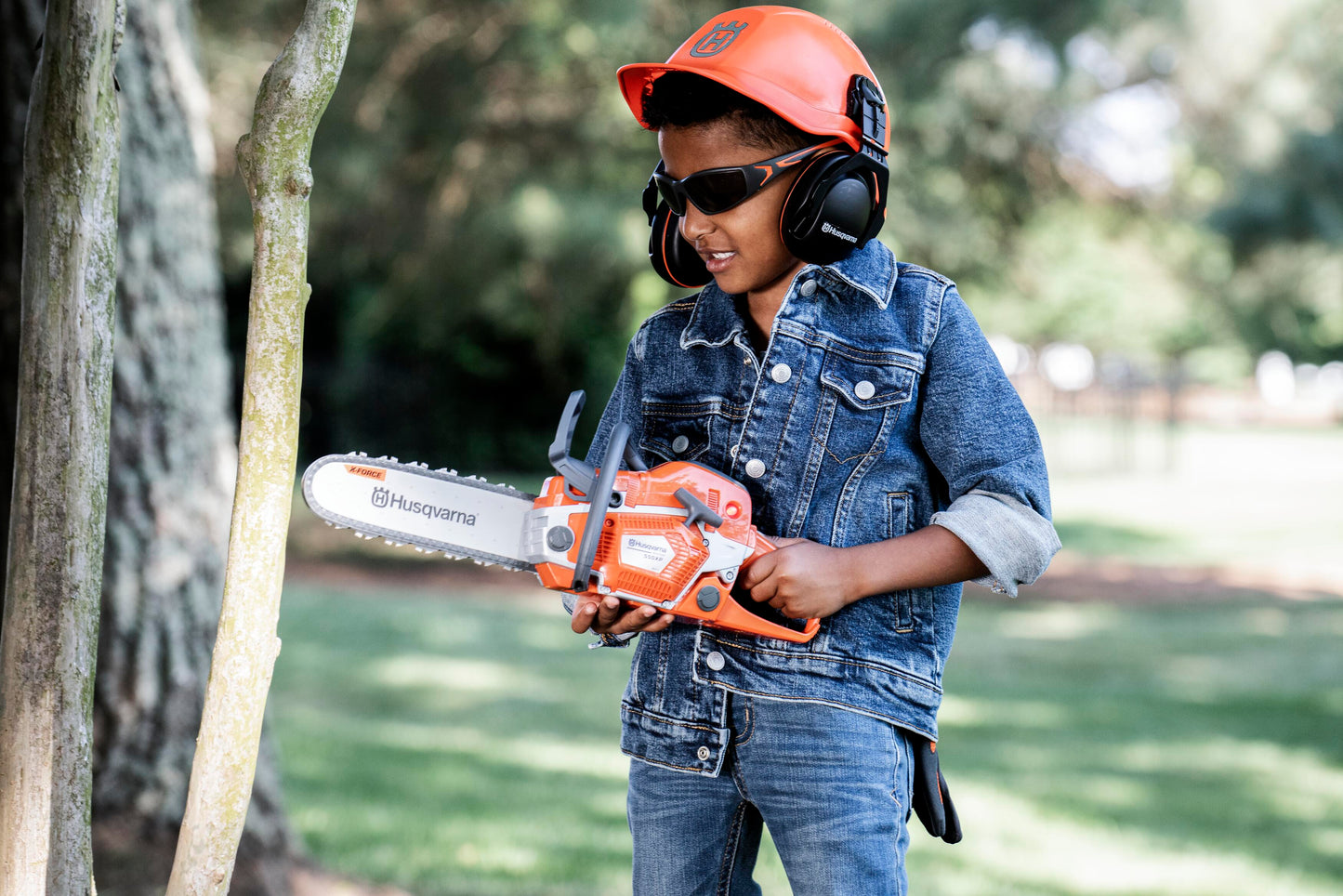 Husqvarna 550XP Chainsaw and Safety PPE Toy Kit - 531099501
