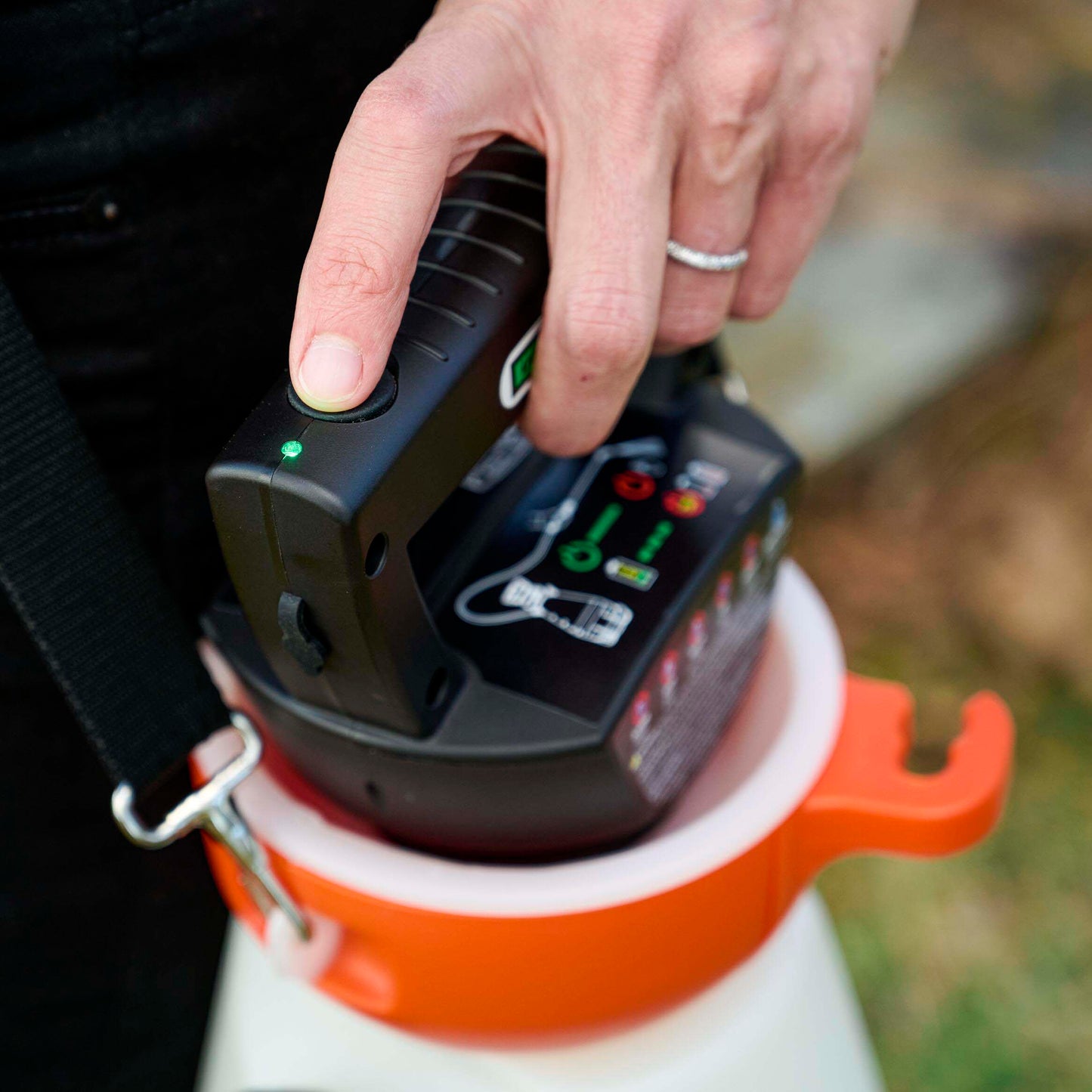 Husqvarna 7.2V Rechargeable 2-Gallon Handheld Sprayer - 598967601