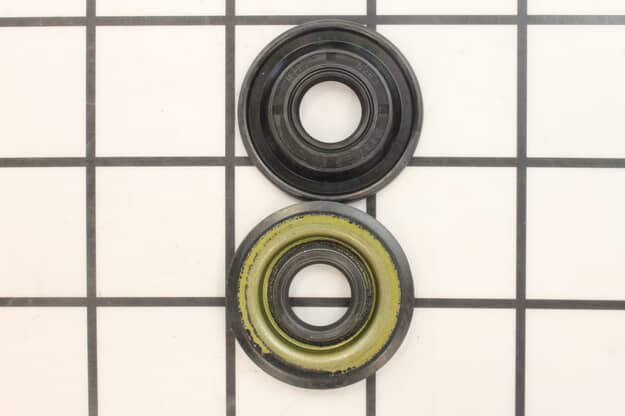 Husqvarna String Trimmer Crankshaft Seal Kit - 545050403
