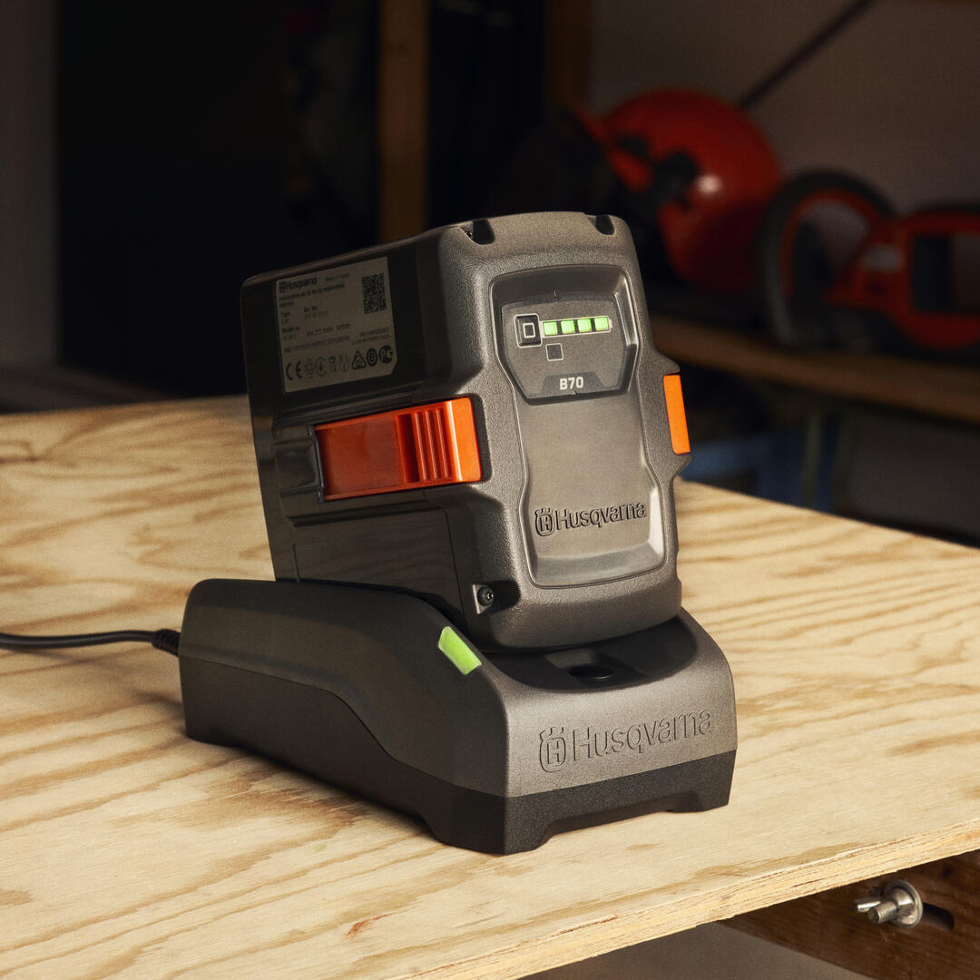 Husqvarna 40-C80 70W Charger - 970487802